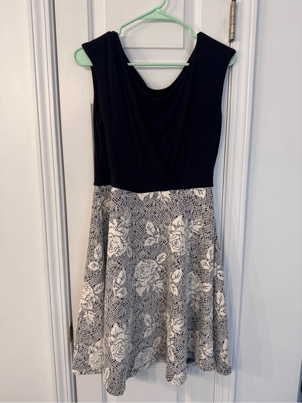 Gilli Navy Bodice with Cream Floral Knee Length Dress
